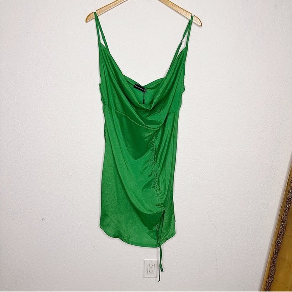 NWT PrettyLittleThing Bright Green Cowl Neck Ruched Front Bodycon Dress $42 - Picture 4 of 9